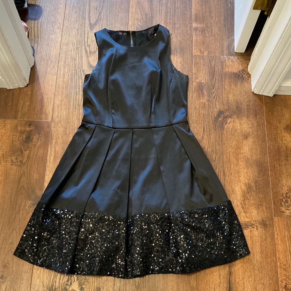 Taylor Black pleated dress with sequin bottom size 2